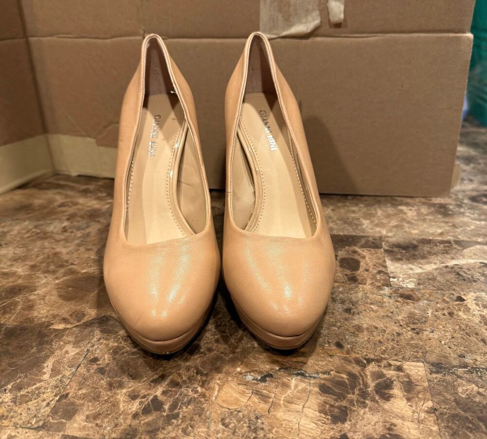 Gianni Bini Nude Platform Heels, size 7